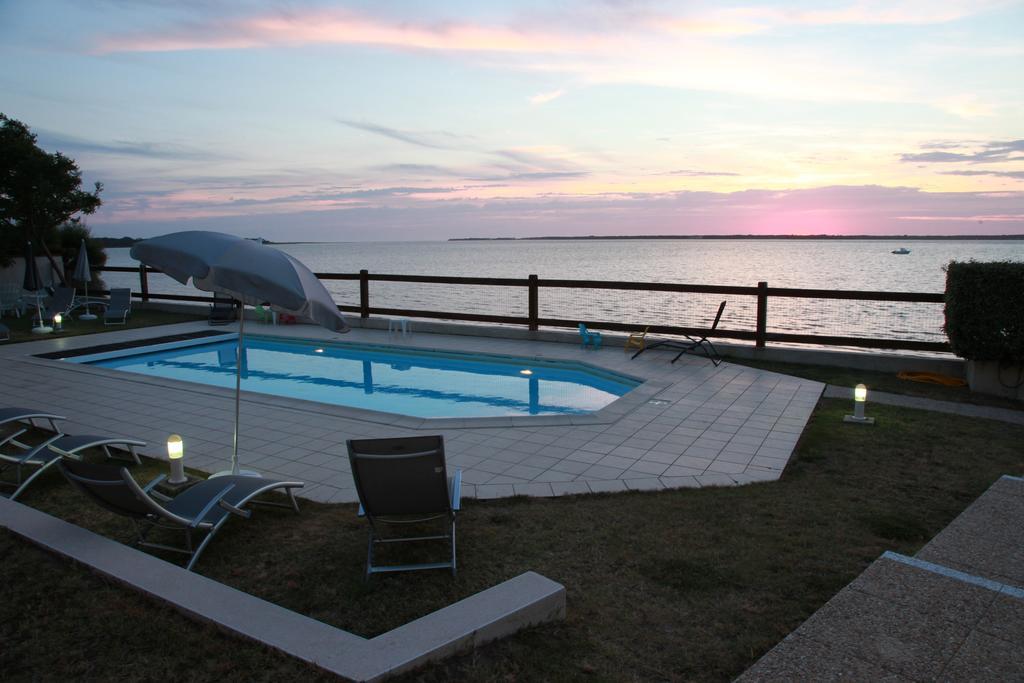 Beach Hotel - Le Grand Chalet Ronce-les-Bains Exterior photo